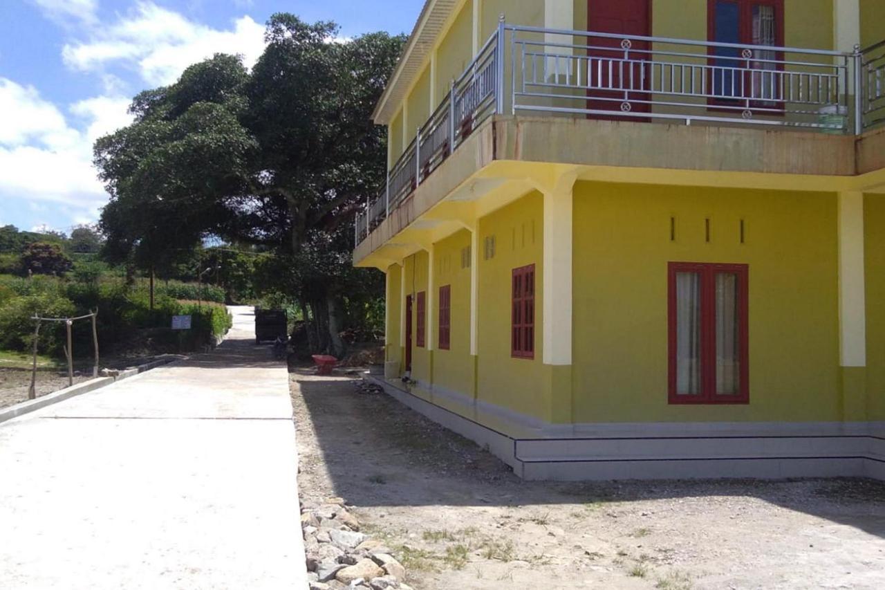 Hotel Anugrah Situngkir 3 Near Creative Hub Pangururan Samosir Redpartner Sinapuran ภายนอก รูปภาพ